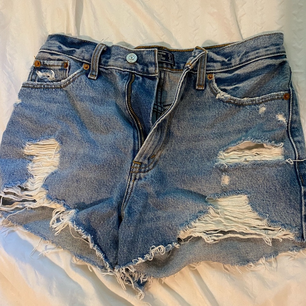Abercrombie & Fitch ripped high rise jean short